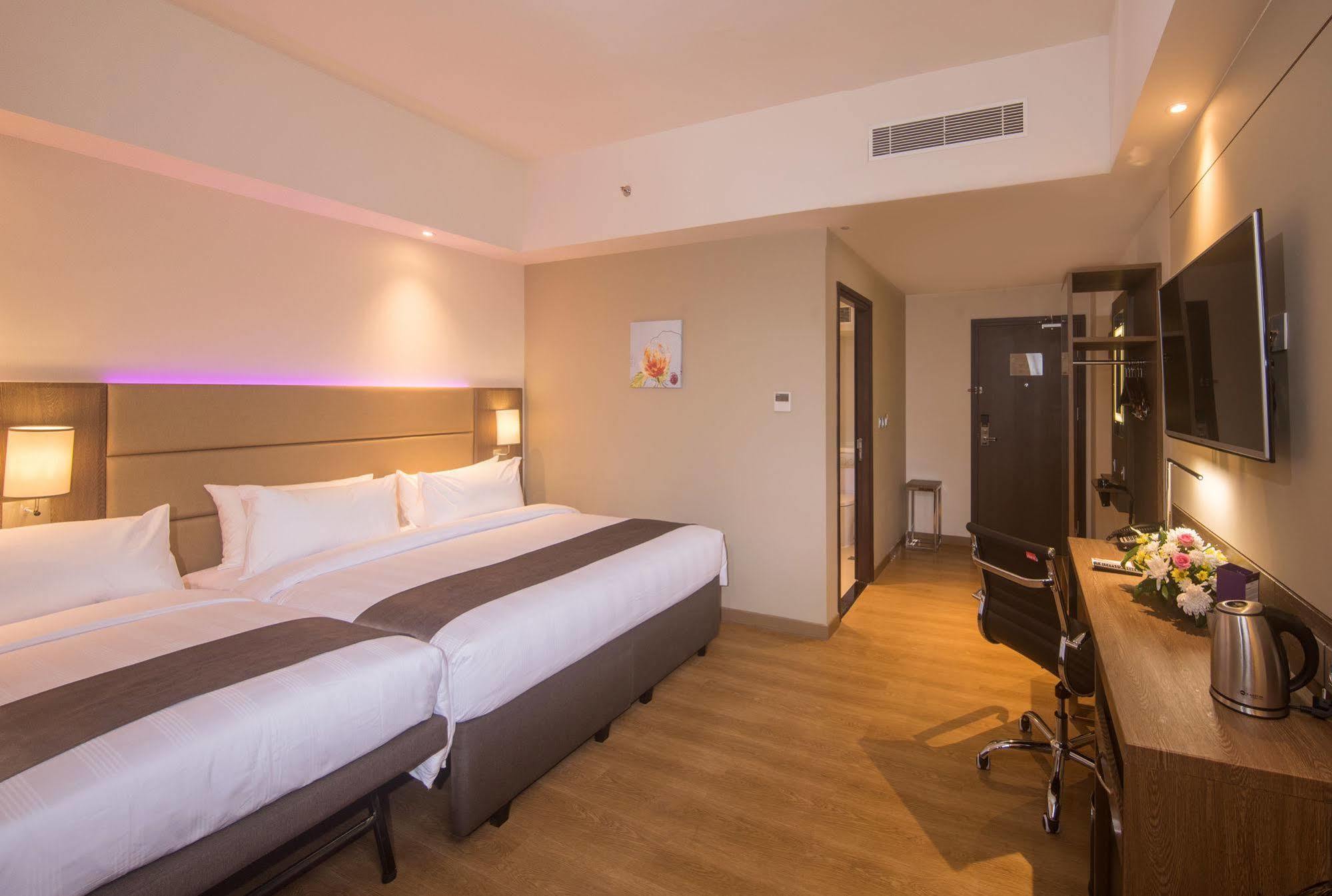 Bigland Hotel & Convention Sentul Bogor Exterior foto