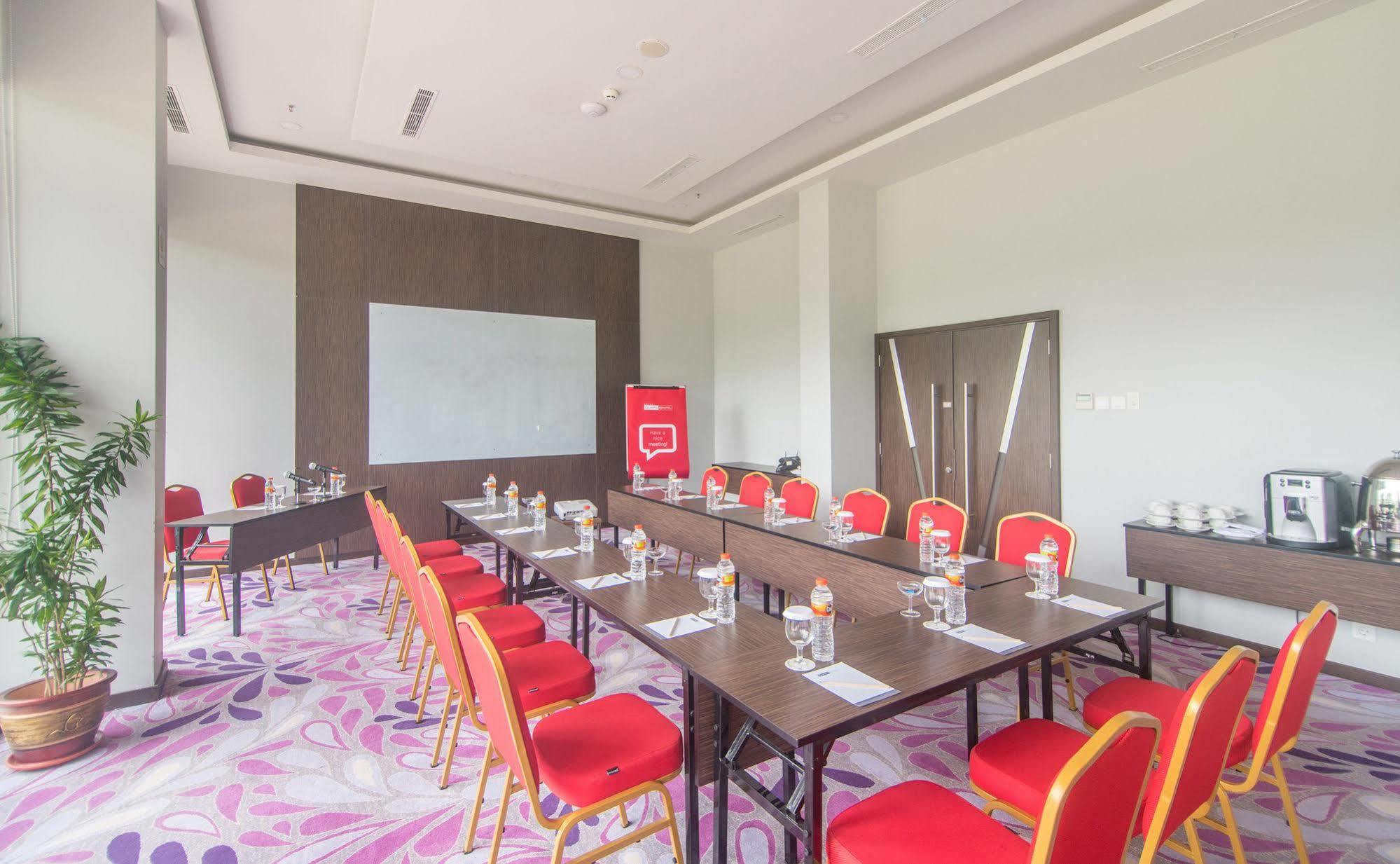 Bigland Hotel & Convention Sentul Bogor Exterior foto